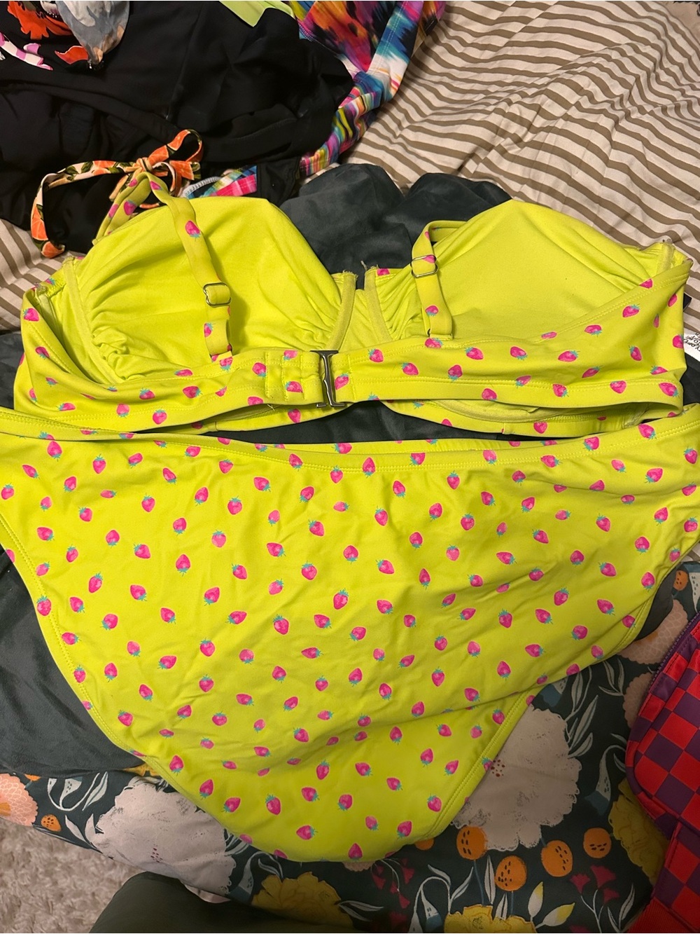 Plus Size Strawberry Print Bikini Set - Picture 2 of 4